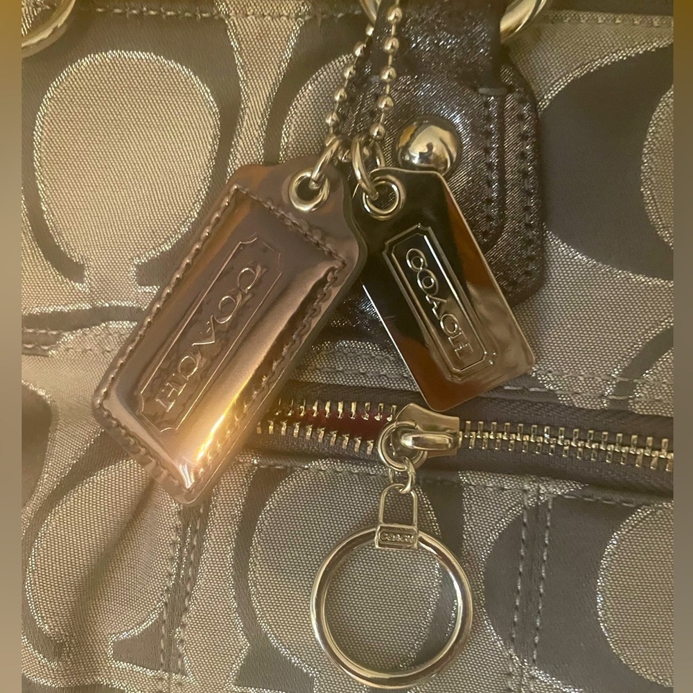 Coach Poppy Signature C Gray - GUC - Picture 3 of 11